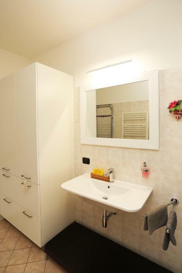 Ca' De' Mumi Apartment Luino Luaran gambar